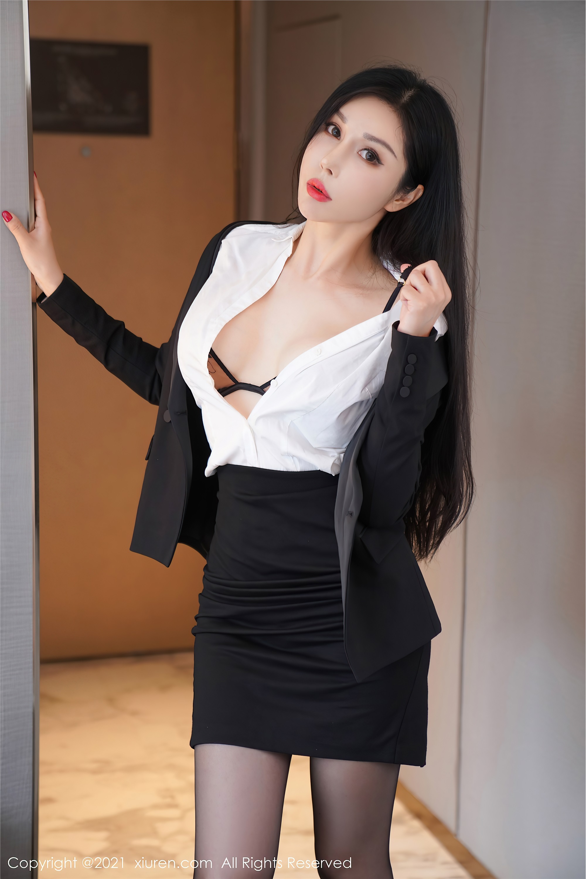 XIUREN秀人网 2021.07.15 No.3672 田冰冰